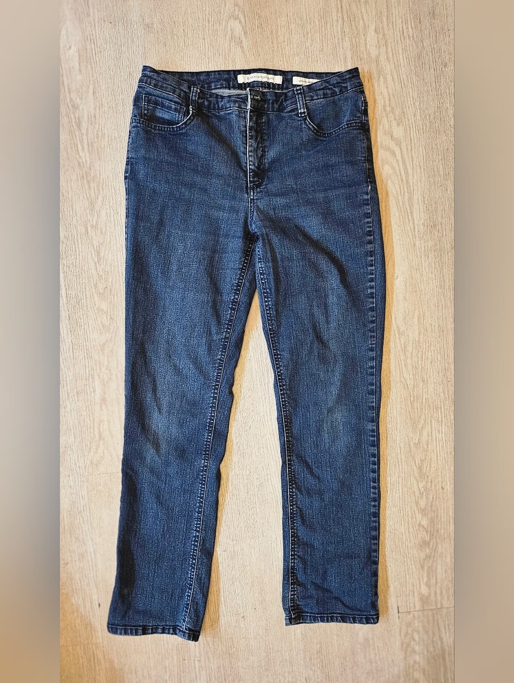 12 Short- Jones New York- Straight-Leg Women's Jeans